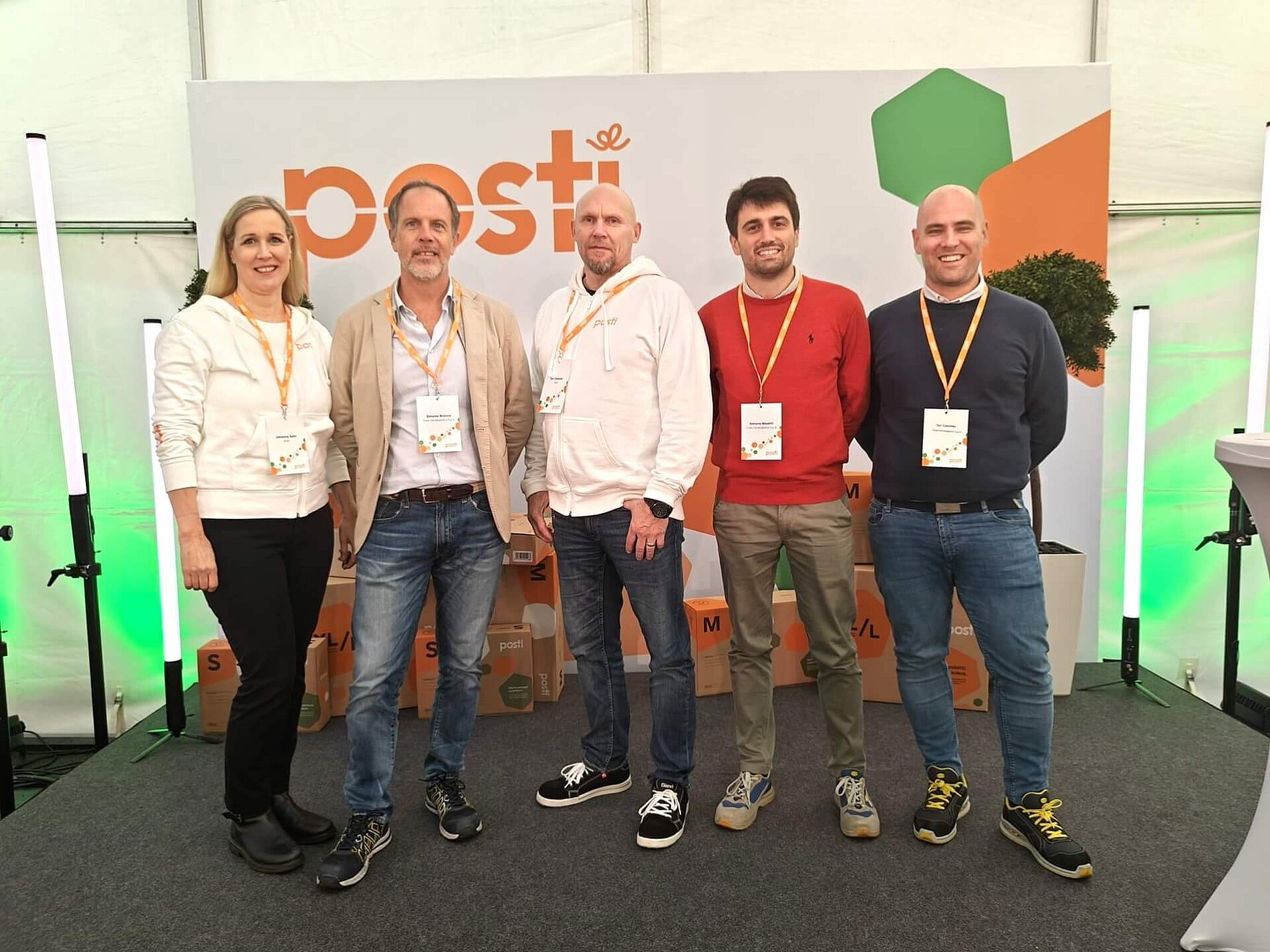 Fives' and Posti's teams in the Seinäjoki logistics center